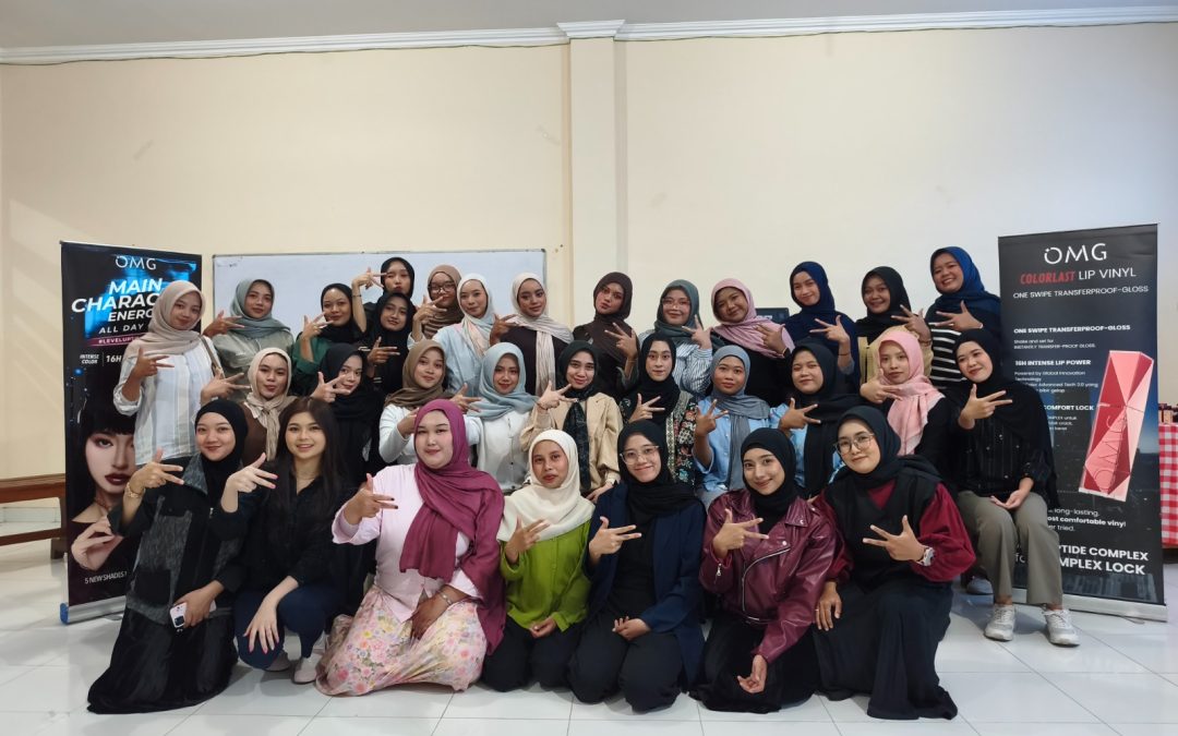 Mahasiswa Ilmu Komunikasi 2025 Ikuti Beauty Class Bersama OMG untuk Memperkuat Professional Image